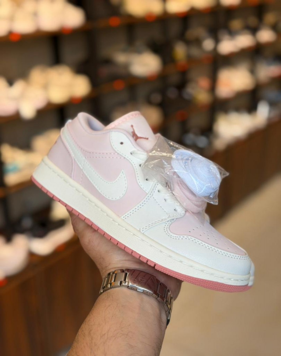 نایکی ایر جردن 1 بدون ساق سفید صورتی‌ || Nike Air Jordan 1 Low Pink White (کد ۸۲۲)