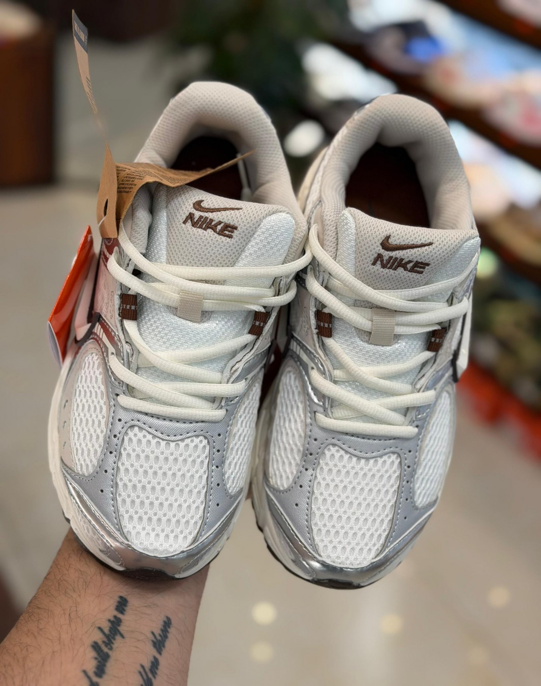 نایکی وی ۵ RNR نقره ای قهوه ای