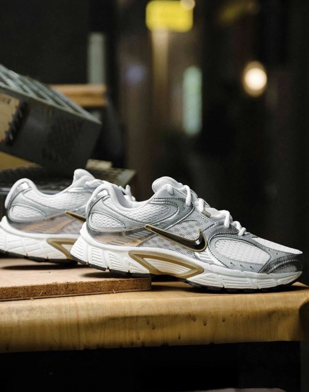 نایکی وی ۵ RNR بژ نقره ای || Nike V5 RNR Parachute Beige Metallic Pewter (کد ۸۴۲)