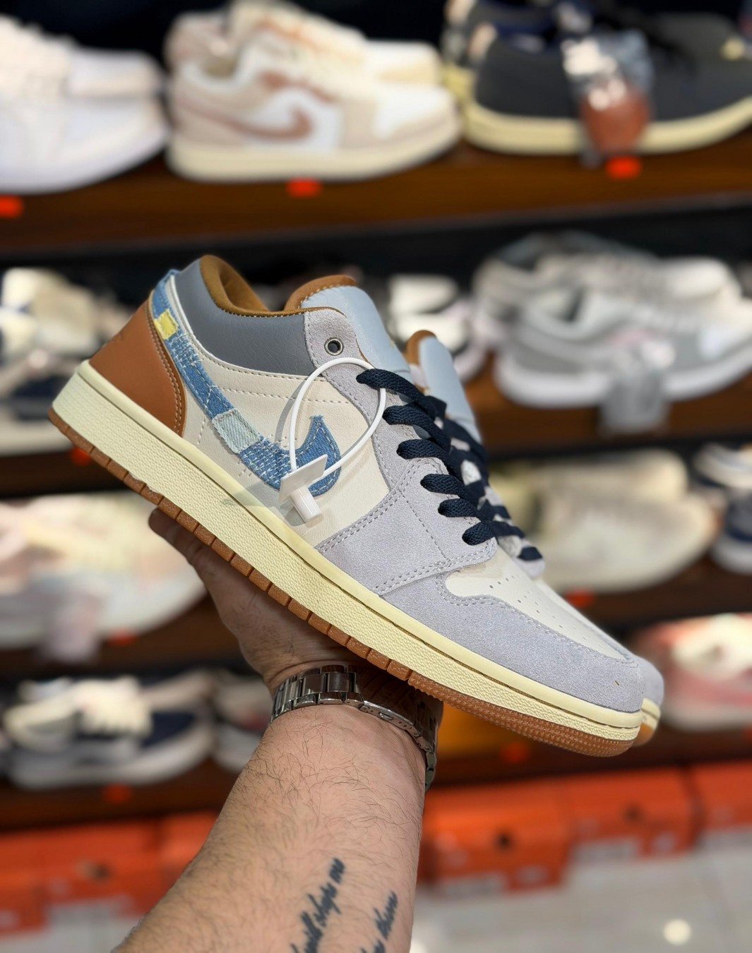 نایکی ایر جردن 1 بدون ساق جین قهوه ای‌ || Nike Air Jordan 1 Low SE Phantom Repaired Denim Swoosh (کد ۸۴۸)