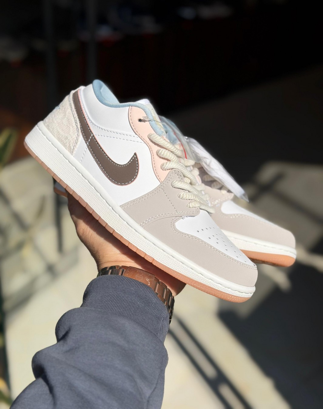 نایکی ایر جردن ۱ بدون ساق خاکی صورتی‌ || Nike Air Jordan 1 Low Coral Reef (کد ۸۵۰)