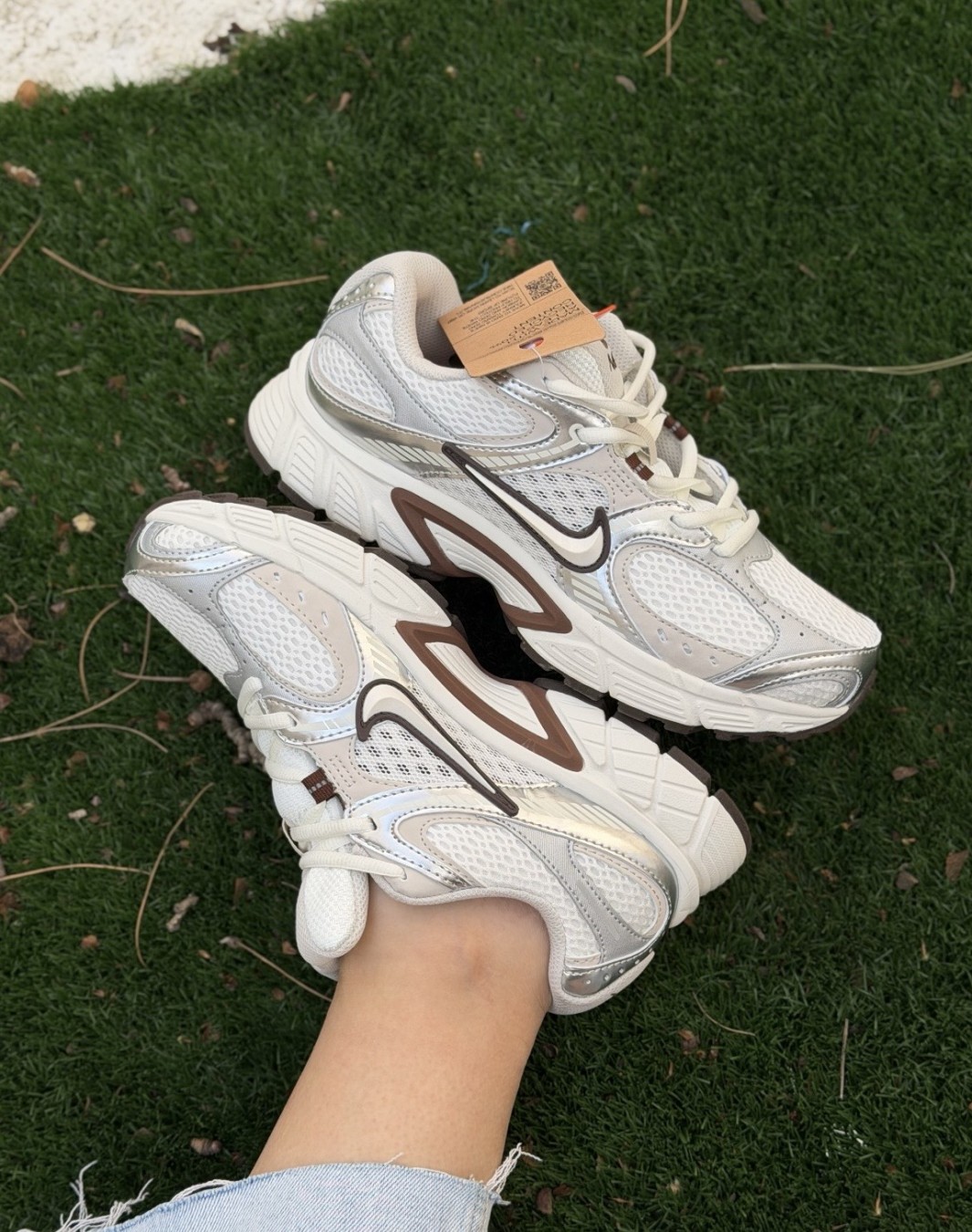 نایکی وی ۵ RNR نقره ای قهوه ای || Nike V5 RNR Sail Fauna Brown Orewood Brown (کد ۸۲۳)