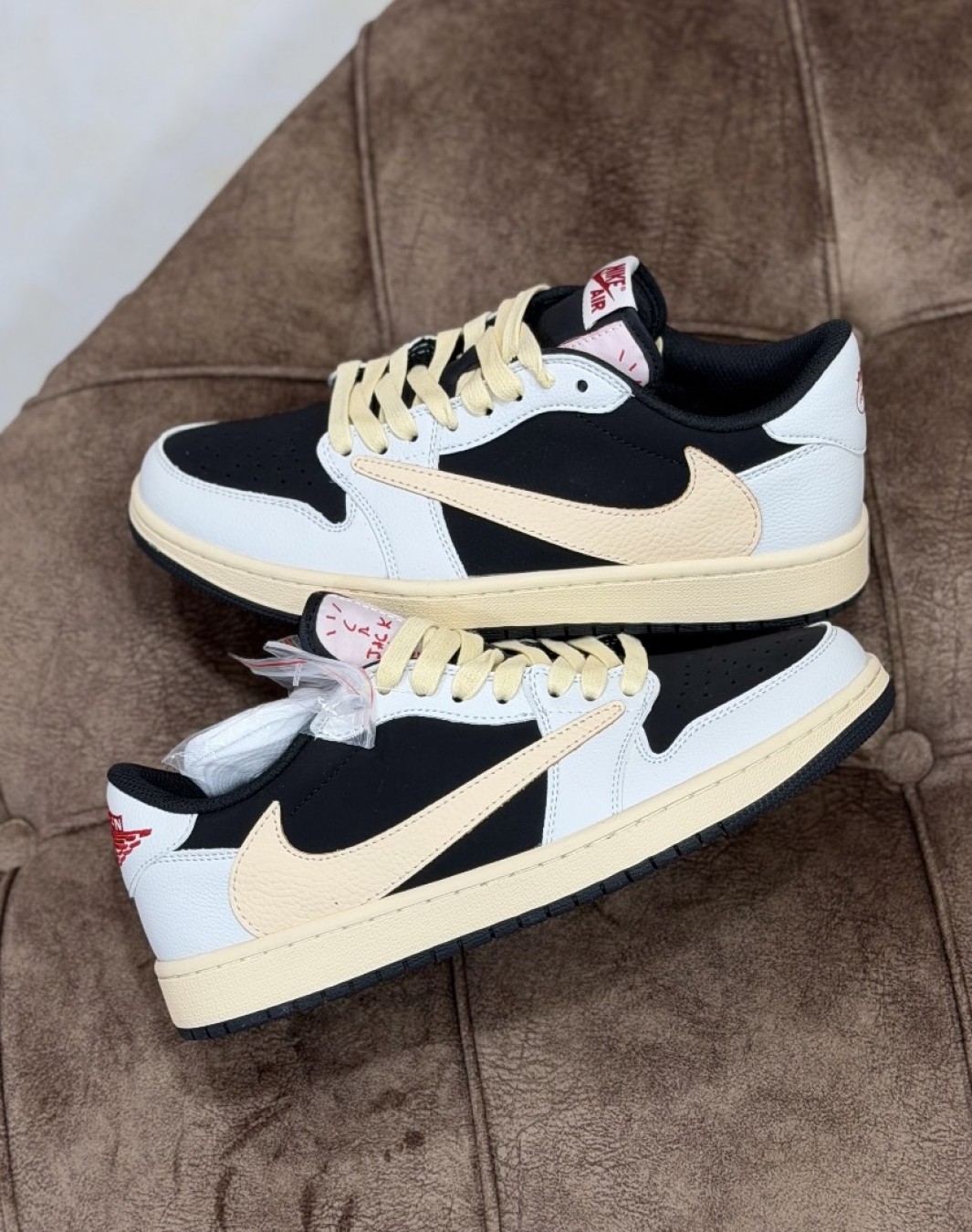 نایکی جردن 1 ترویس اسکات بدون ساق بلک دارک براون || Nike Jordan 1 Travis Scott Black Dark Brown (کد ۸۵۸)