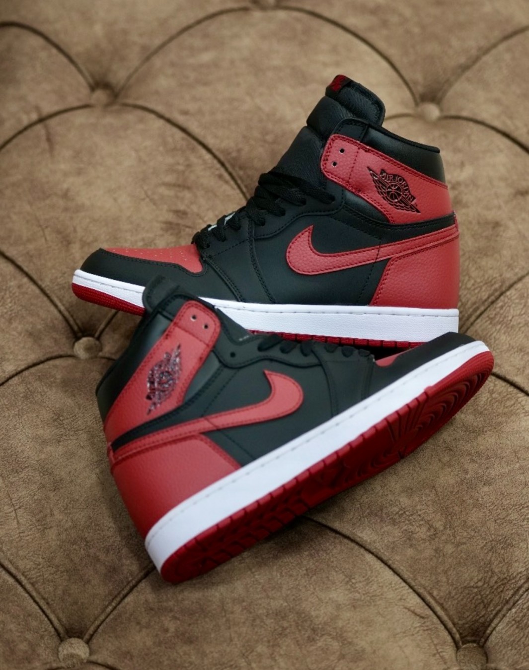 نایکی ایر جردن ۱ ساقدار قرمز مشکی || Nike Air Jordan 1 High OG Bred Banned (کد ۸۲۱)