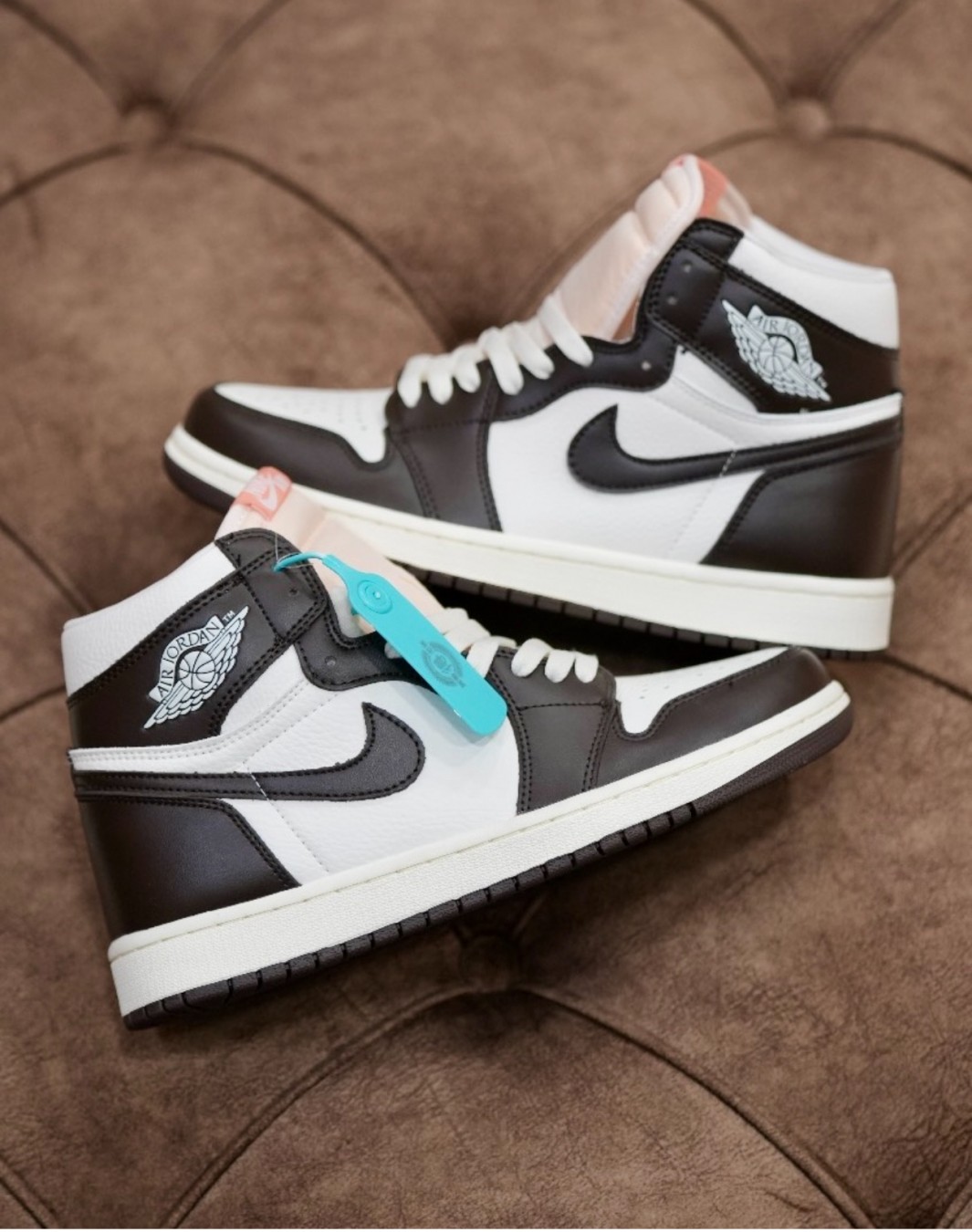 نایکی ایر جردن ۱ ساقدار سفید عنابی || Nike Air Jordan 1 High OG Madder Root (کد ۸۲۷)