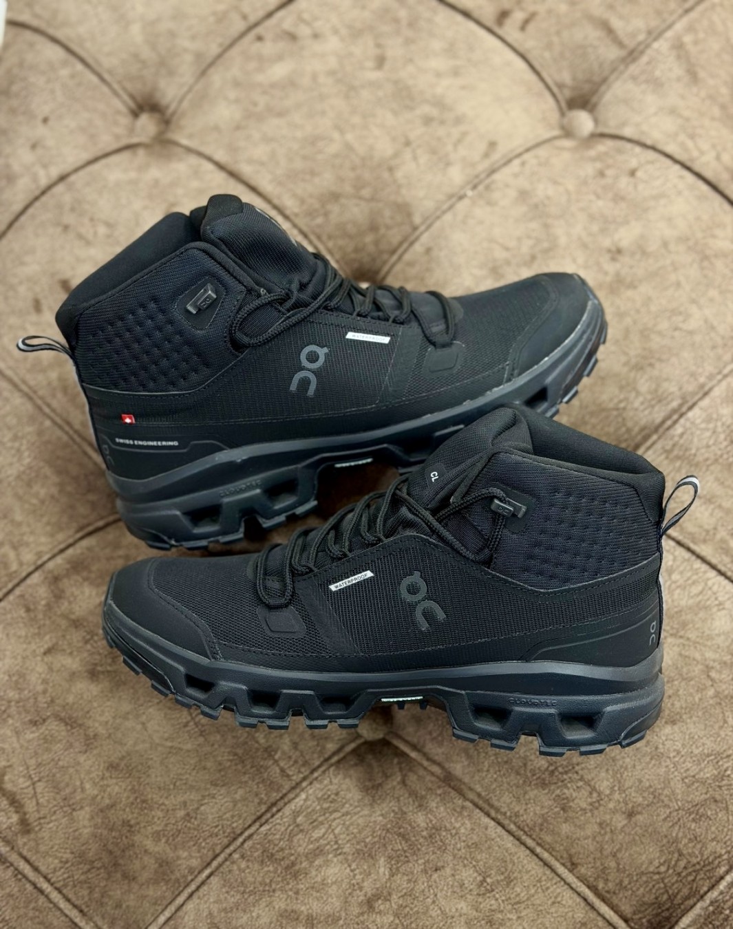 آن رانینگ کلودراک ۲ واترپروف مشکی || On Running Cloudrock 2 Mid Waterproof Black (کد ۷۴۶)