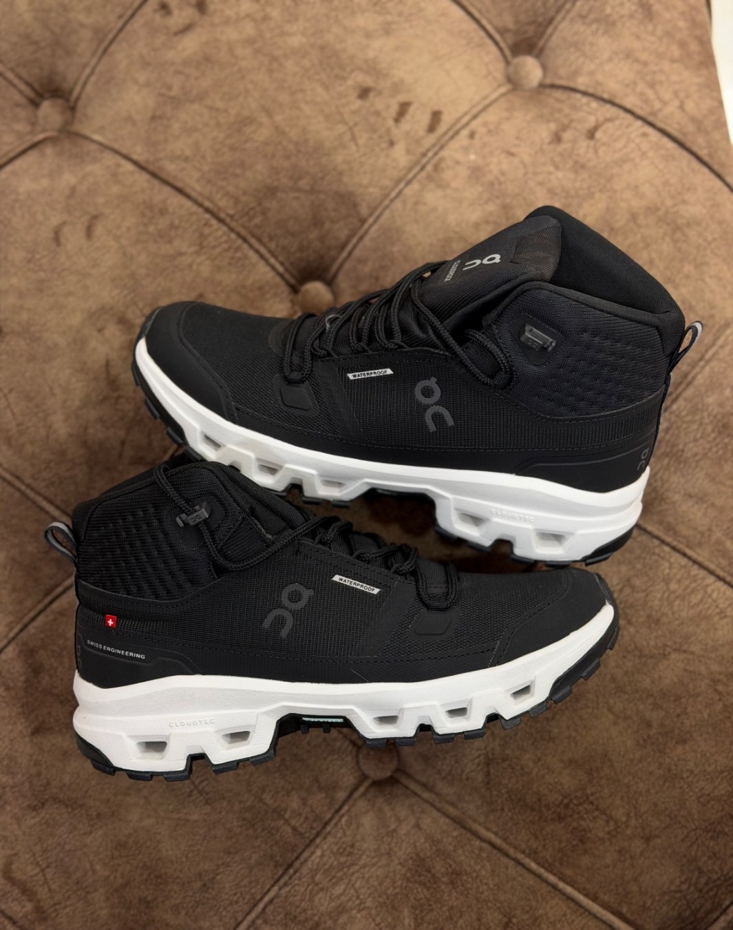 آن رانینگ کلودراک ۲ واترپروف مشکی سفید || On Running Cloudrock 2 Mid Waterproof Black White (کد ۷۴۳)