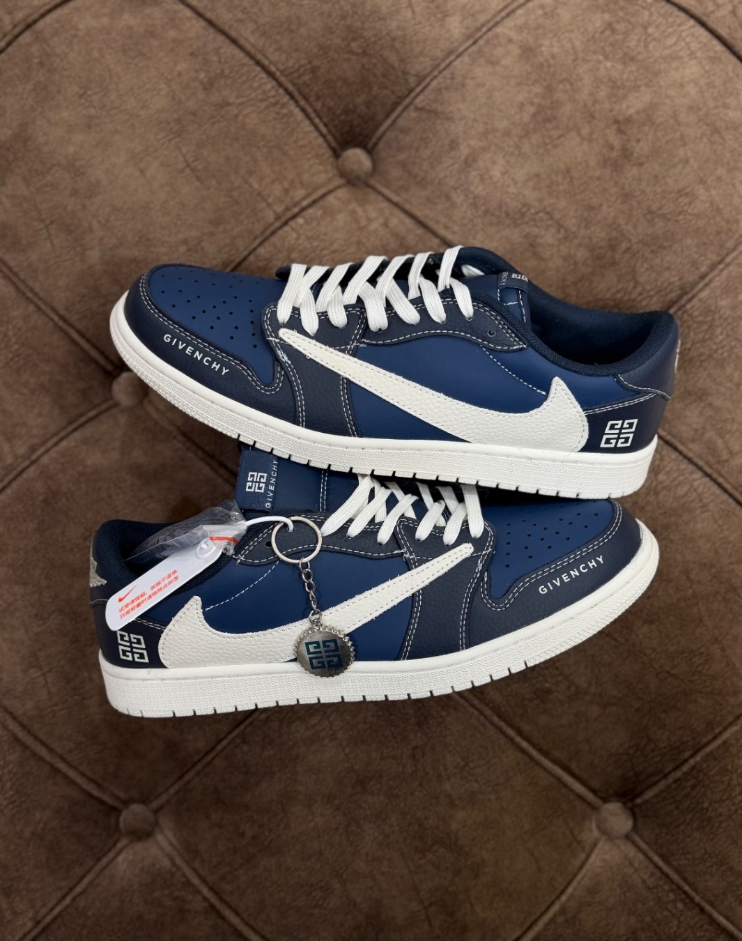 نایکی جردن 1 ترویس اسکات بدون ساق چیوانچی || Nike Jordan 1 Travis scott 1 Low Givenchi (کد ۸۷۷)