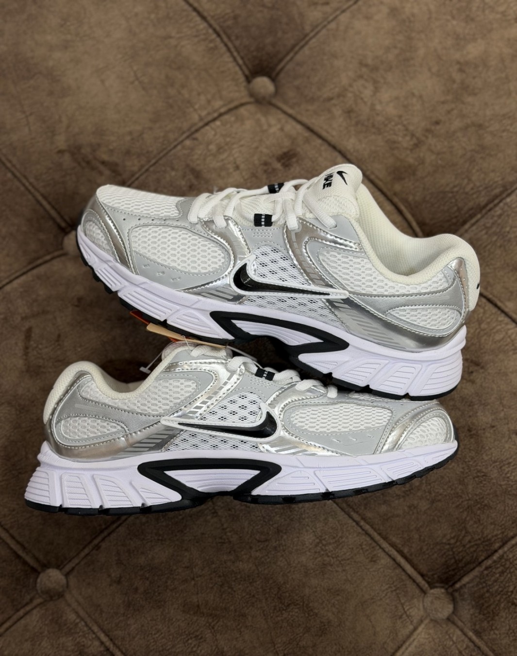 نایکی وی ۵ RNR سفید نقره ای || Nike V5 RNR White Vast Gray (کد ۸۲۰)