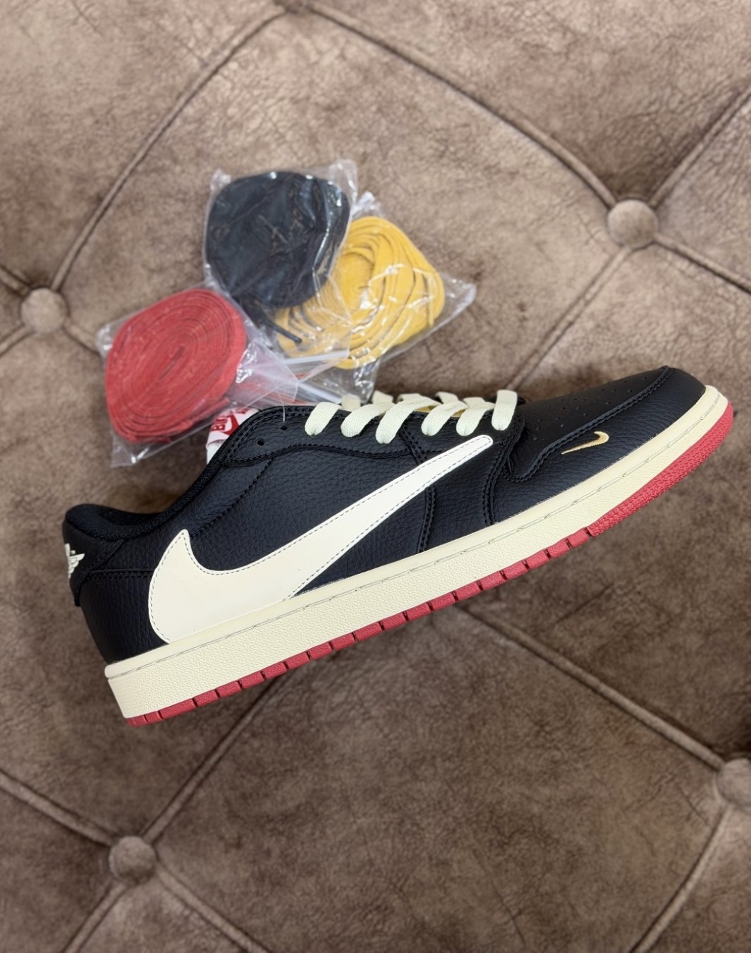 Nike Jordan 1 Travis Scott Nigel Sylvester
