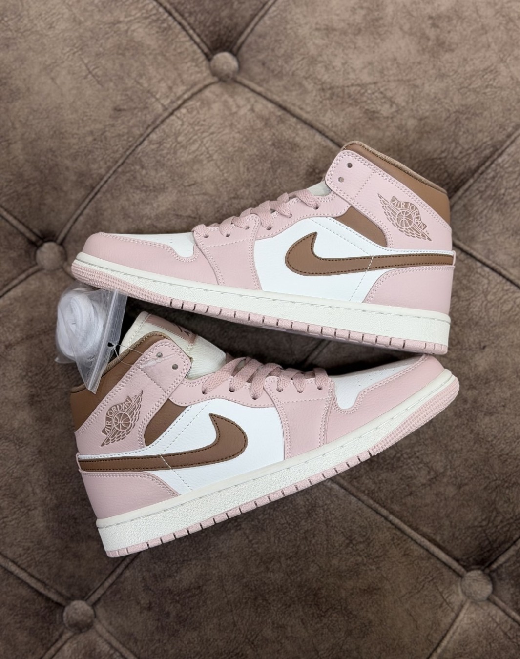 نایکی ایر جردن ۱ ساقدار پینک آکسفورد || Nike Air Jordan 1 Mid Pink oxford (کد ۸۴۴)