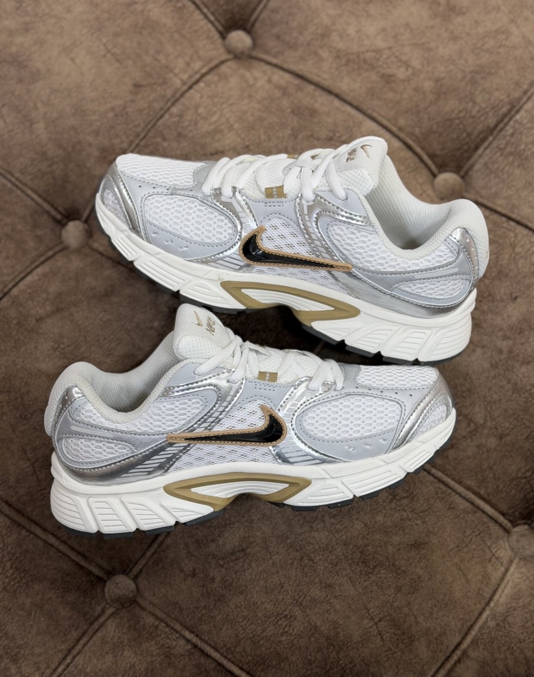 نایکی وی ۵ RNR بژ نقره ای || Nike V5 RNR Parachute Beige Metallic Pewter (کد ۸۴۲)