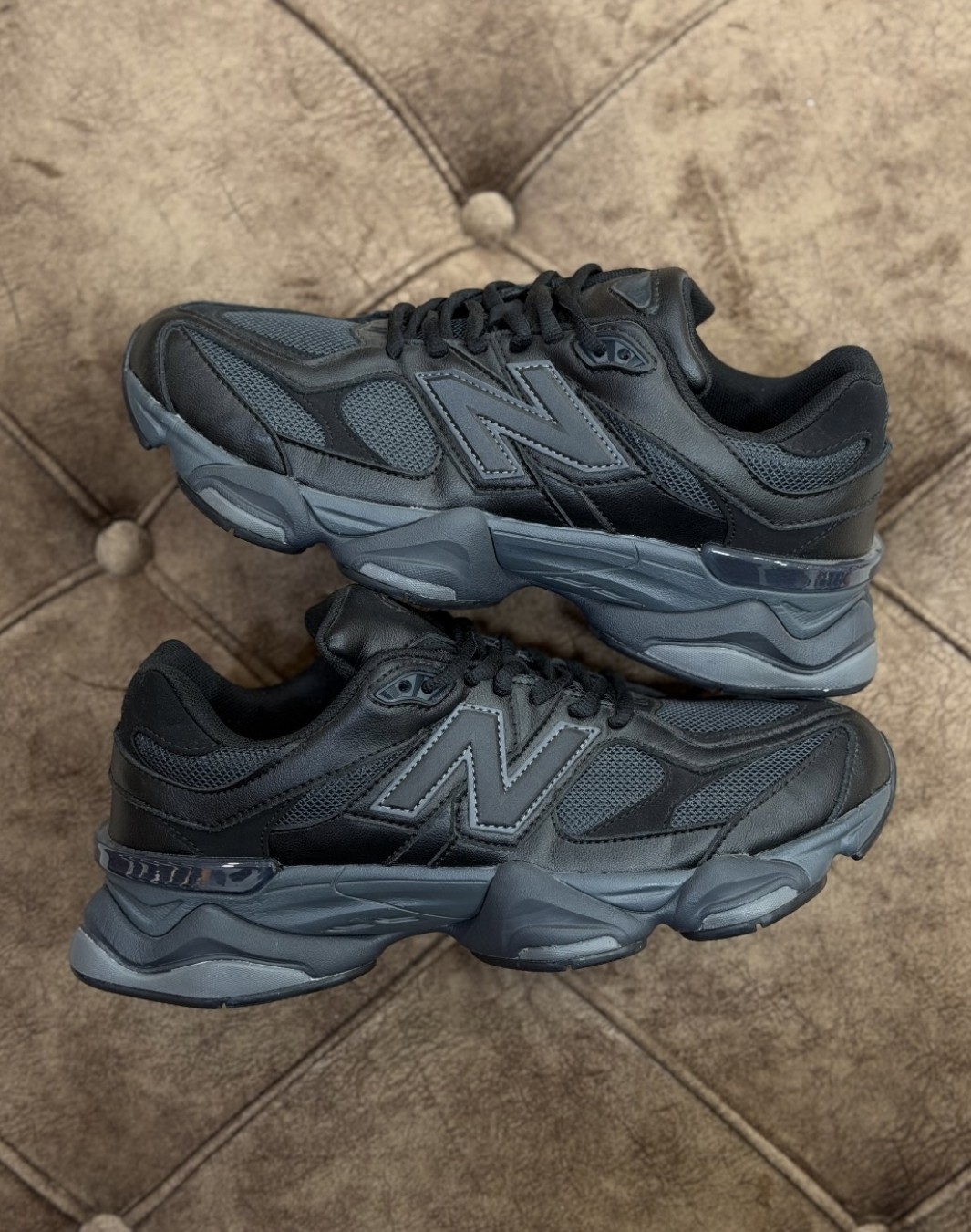 نیوبالانس ۹۰۶۰ مشکی چرم || New Balance 9060 Triple Black Leather (کد ۷۹۵)