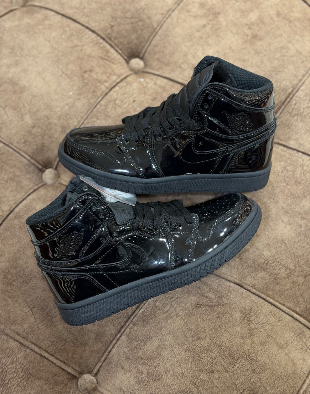 نایکی ایر جردن ۱ ساقدار مشکی ورنی || Nike Air Jordan 1 Mid Retro Triple Black Patent (کد ۷۷۵)