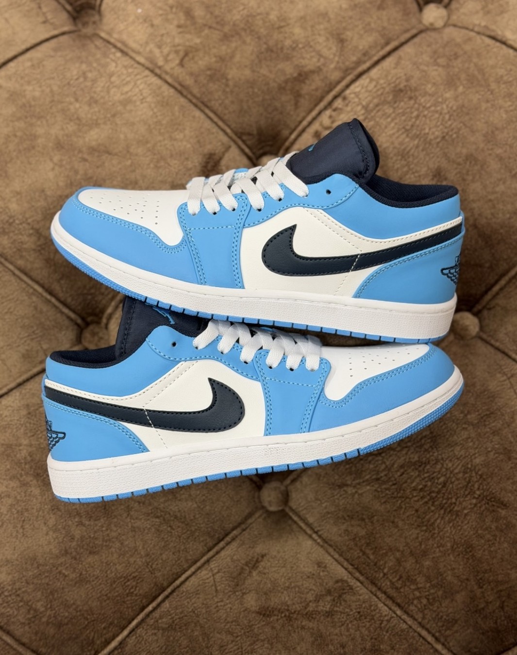 نایکی ایر جردن 1 بدون ساق آبی سفید‌ || Nike Air Jordan 1 Low UNC (کد ۶۷۰)