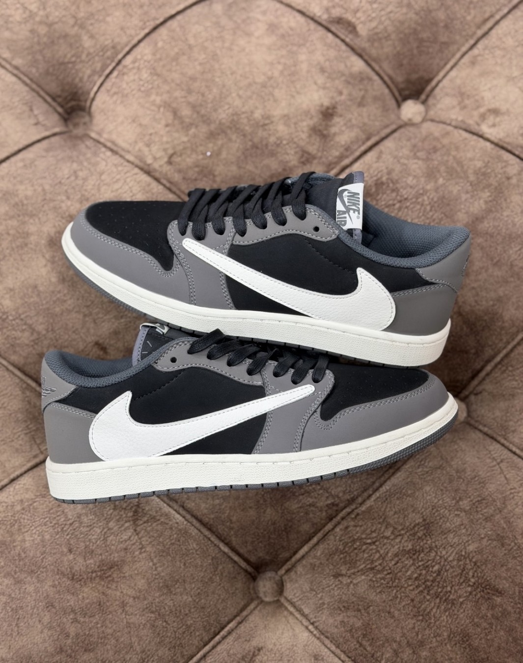نایکی جردن ۱ ترویس اسکات مشکی قهوه ای || Nike Jordan 1 Travis Scott Reverse mocha Grey (کد ۶۵۳)