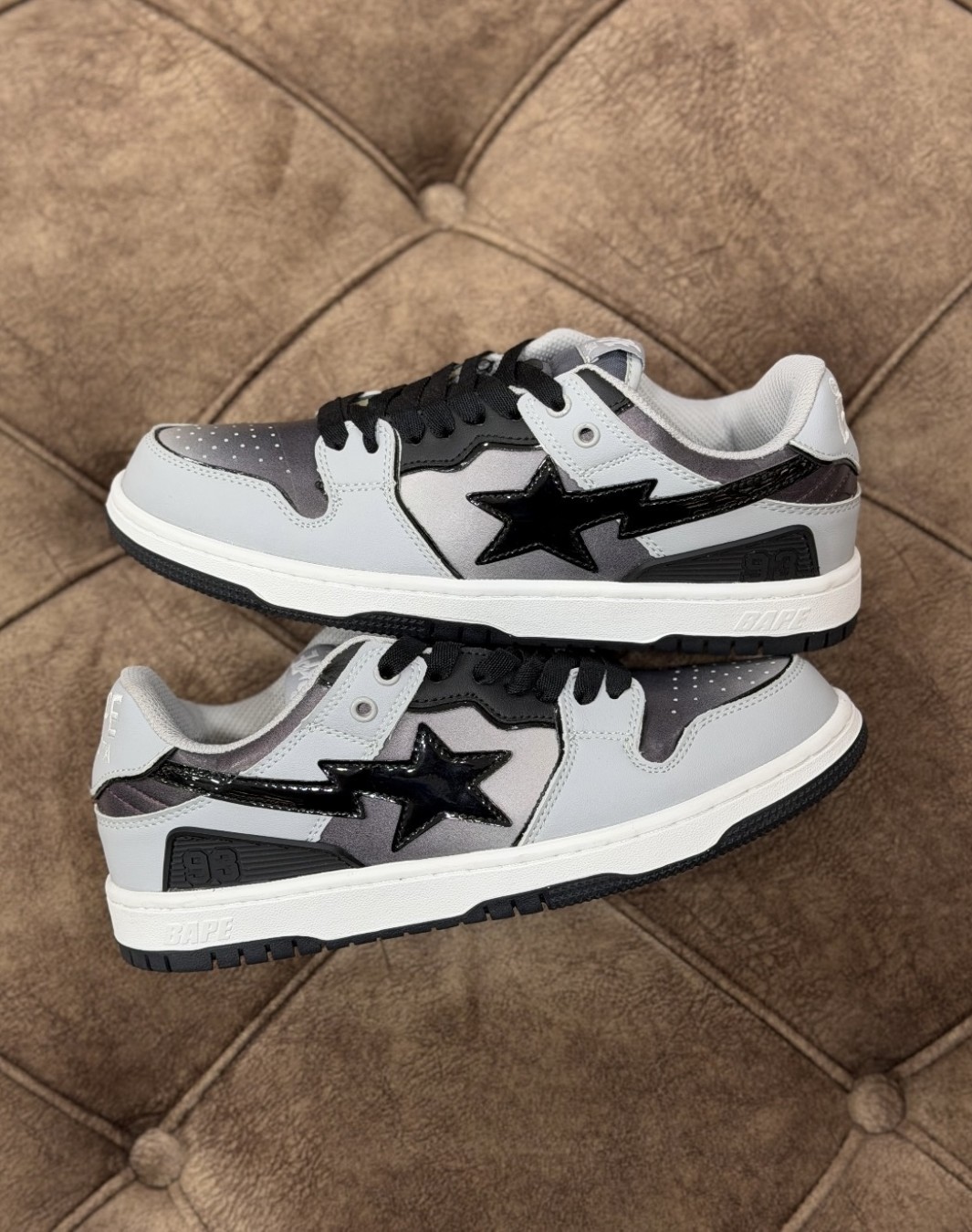 بیپ استا لو‌ خاکستری مشکی || A Bathing APE Bape SK8 Sta Low Grey Gradation (کد ۶۹۰)