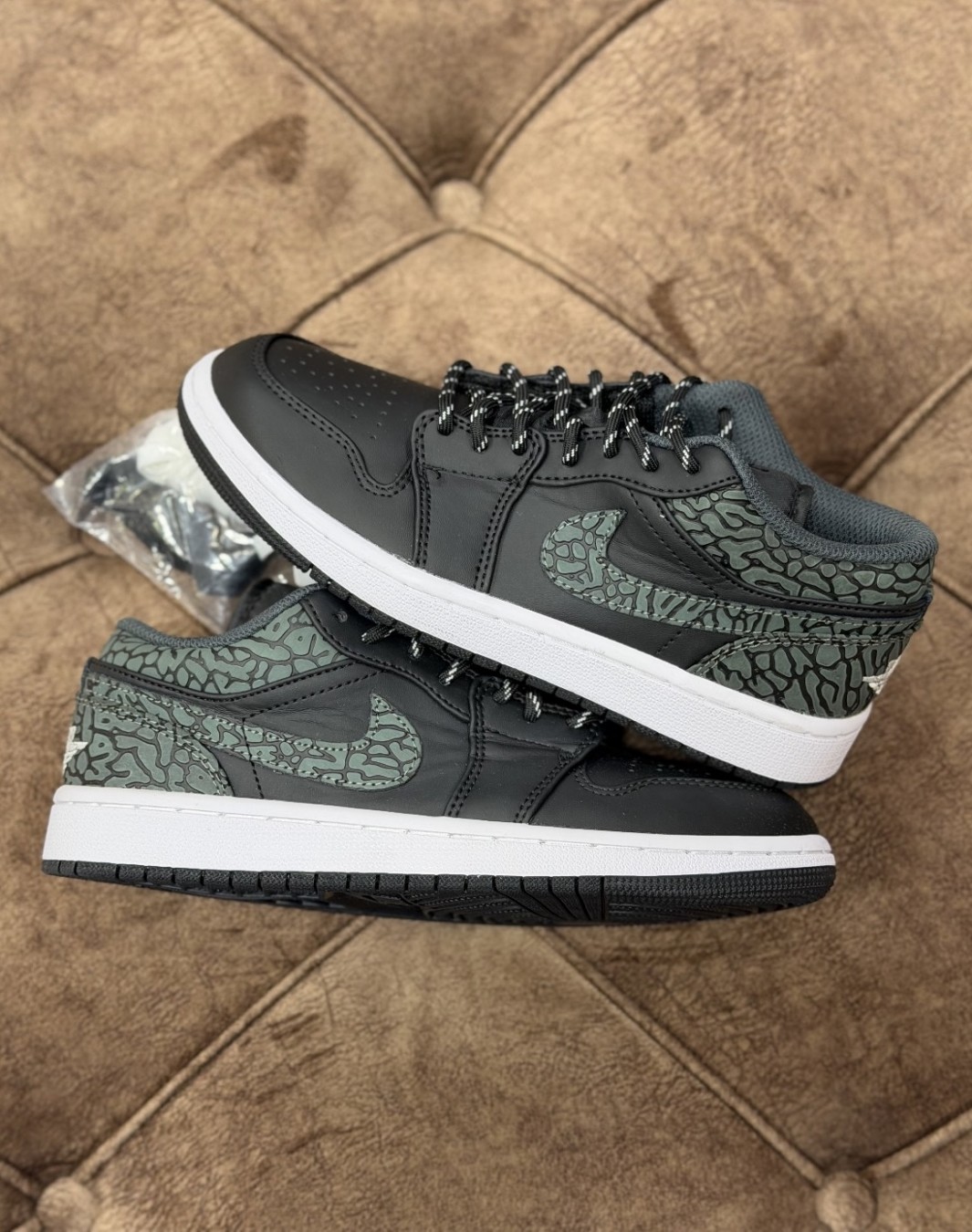 نایکی ایر جردن 1 بدون ساق الفنت بلک‌ || Nike Air Jordan 1 Low Elephant Black (کد ۶۵۲)