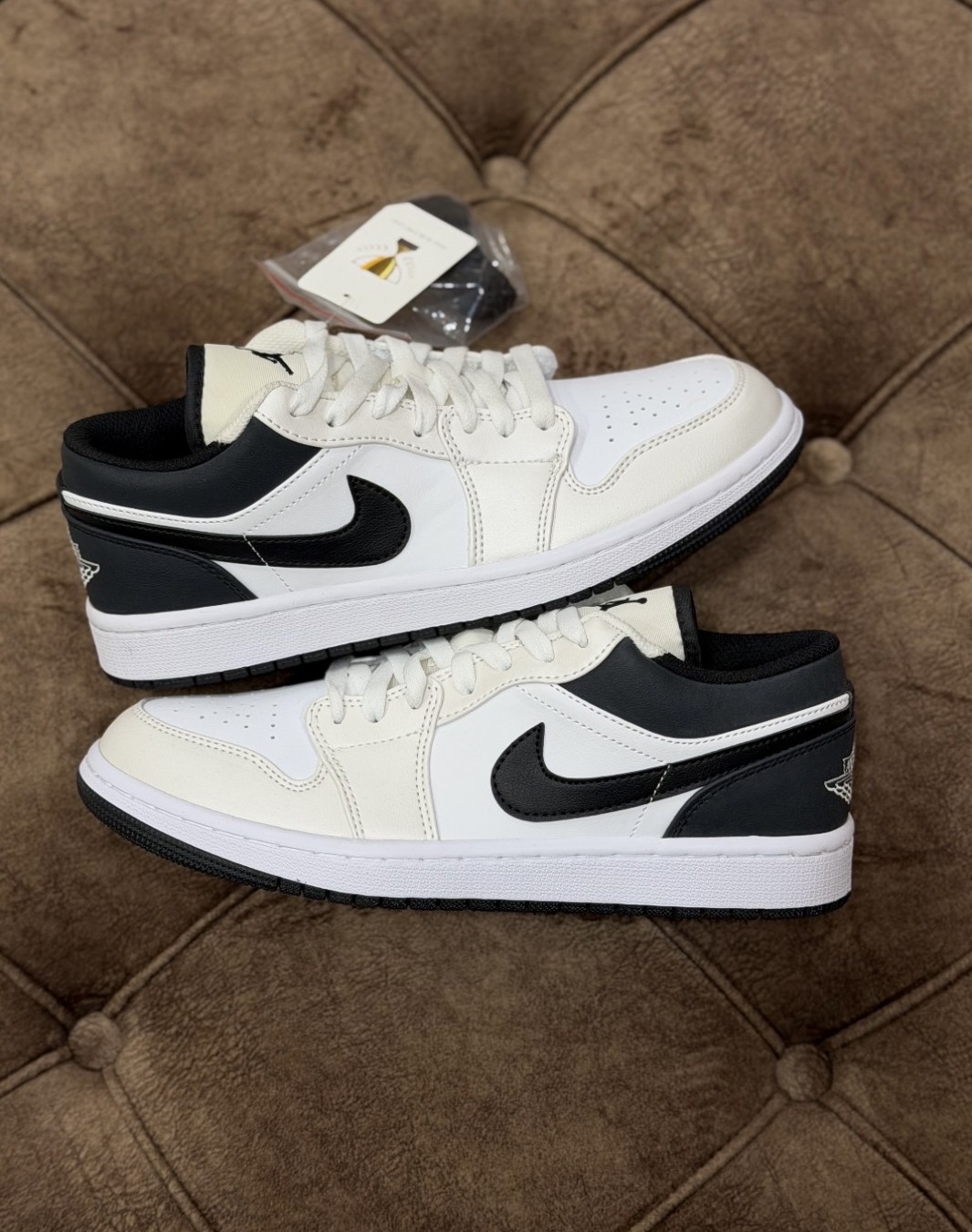 نایکی ایر جردن 1 بدون ساق سفید مشکی‌ || Nike Air Jordan 1 Low GS White Black (کد ۷۱۶)