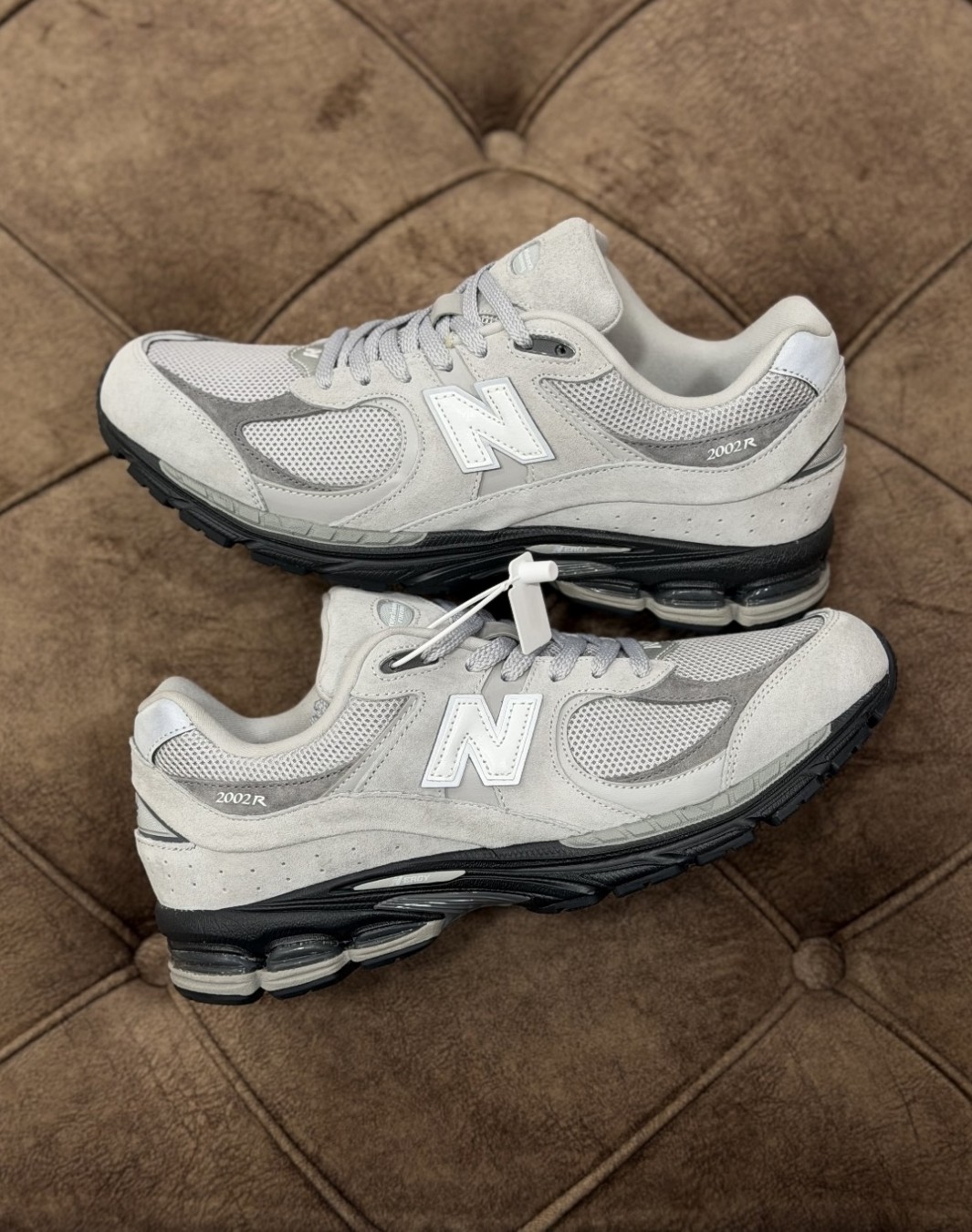 نیوبالانس 2002 آر طوسی مشکی || New Balance 2002 R Grey Black (کد ۶۲۹)