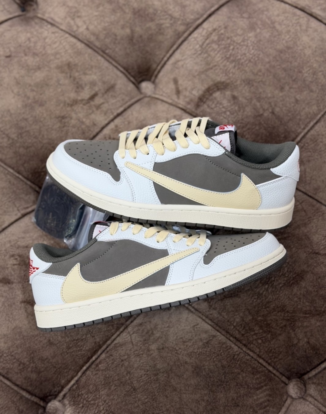 نایکی جردن 1 ترویس اسکات ریورس موکا || Nike Jordan 1 Travis Scott Reverse Mocha (کد 219)