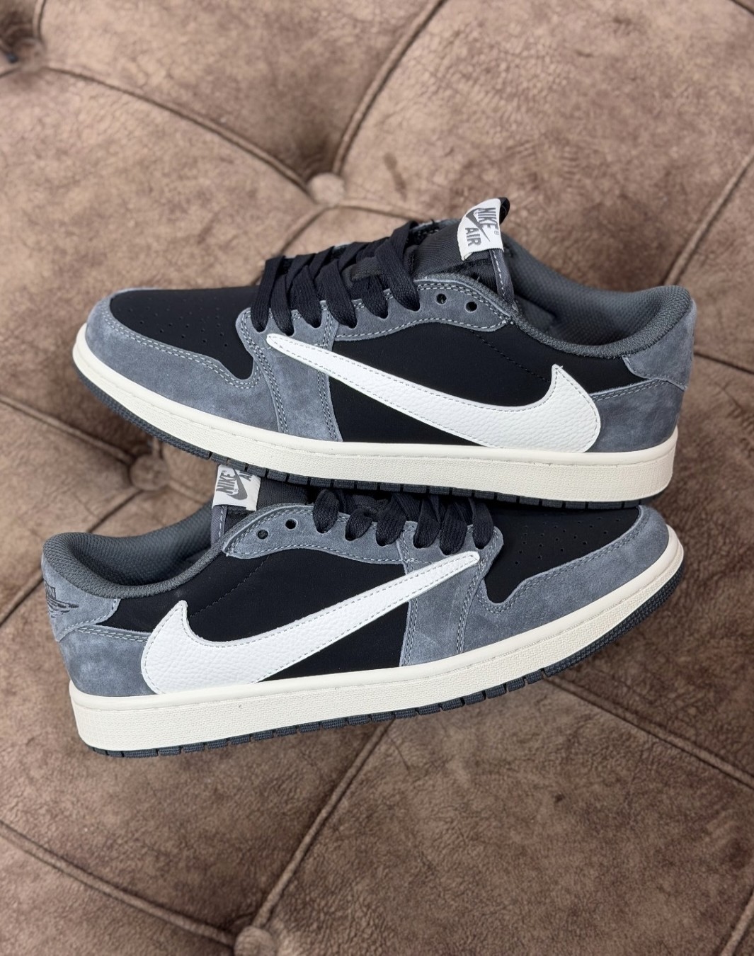 نایکی جردن ۱ ترویس اسکات خاکستری || Nike Jordan 1 Travis Scott gray (کد 343)