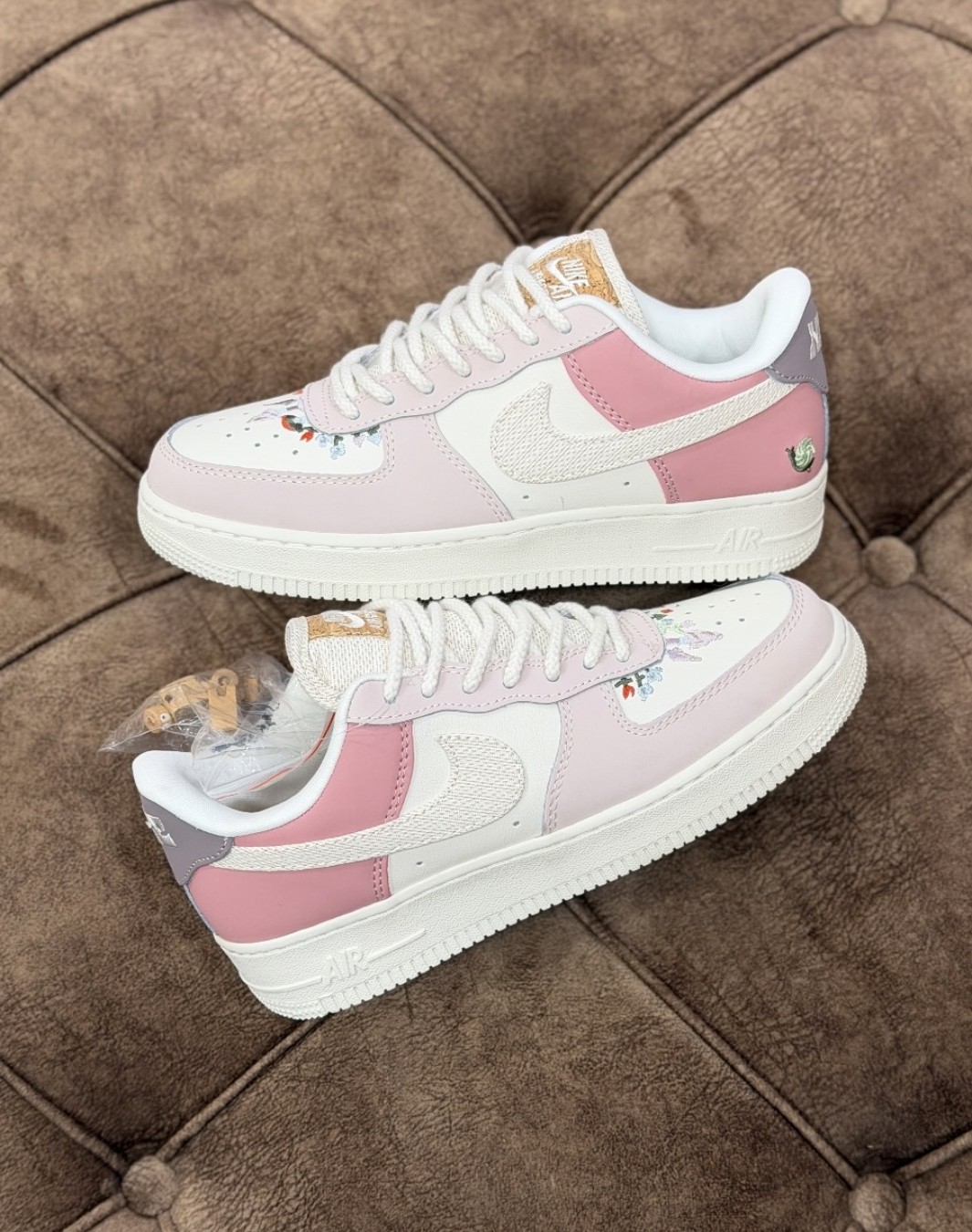 نایکی ایرفورس ۱ صورتی ماشروم‌ || Nike Airforce 1 Low Mushroom (کد ۸۹۱)