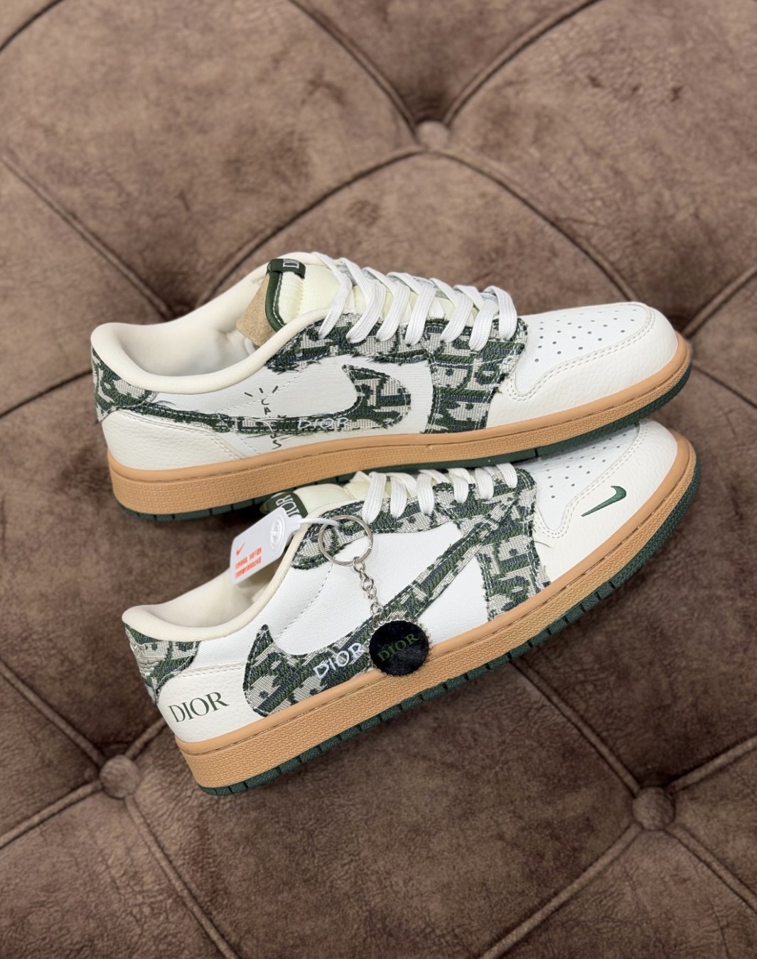 نایکی جردن 1 ترویس اسکات بدون ساق دیور کرم سبز || Nike Jordan 1 Travis Scott 1 Low Dior (کد ۶۵۷)
