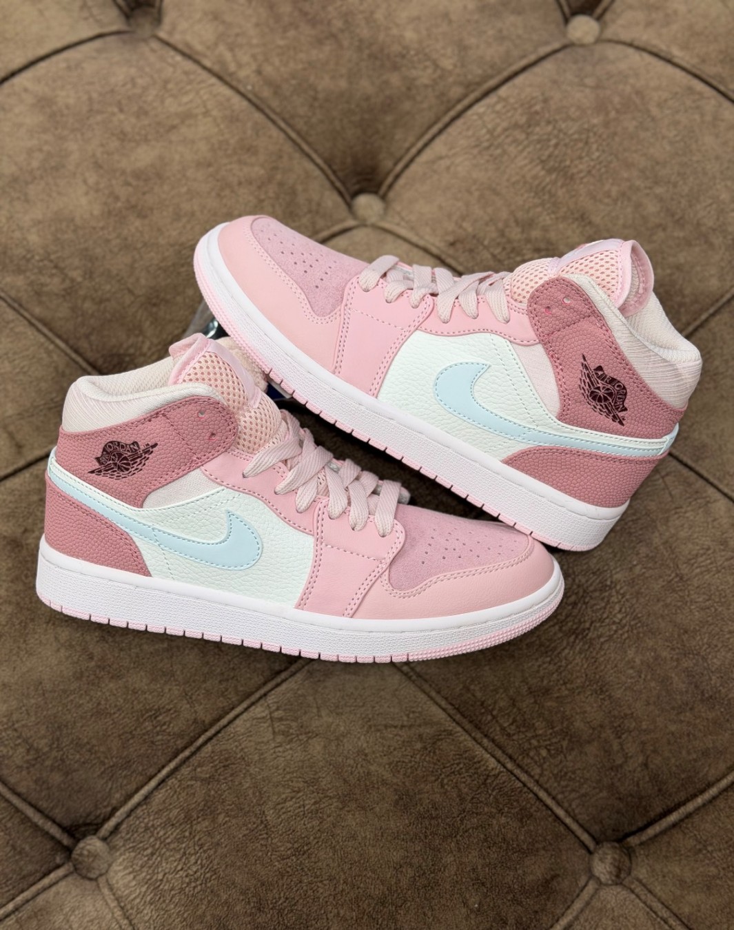نایکی ایر جردن 1 ساقدار صورتی دیجیتال پینک || Nike Air Jordan 1 WMNS mid Digital Pink (کد ۷۱۵)