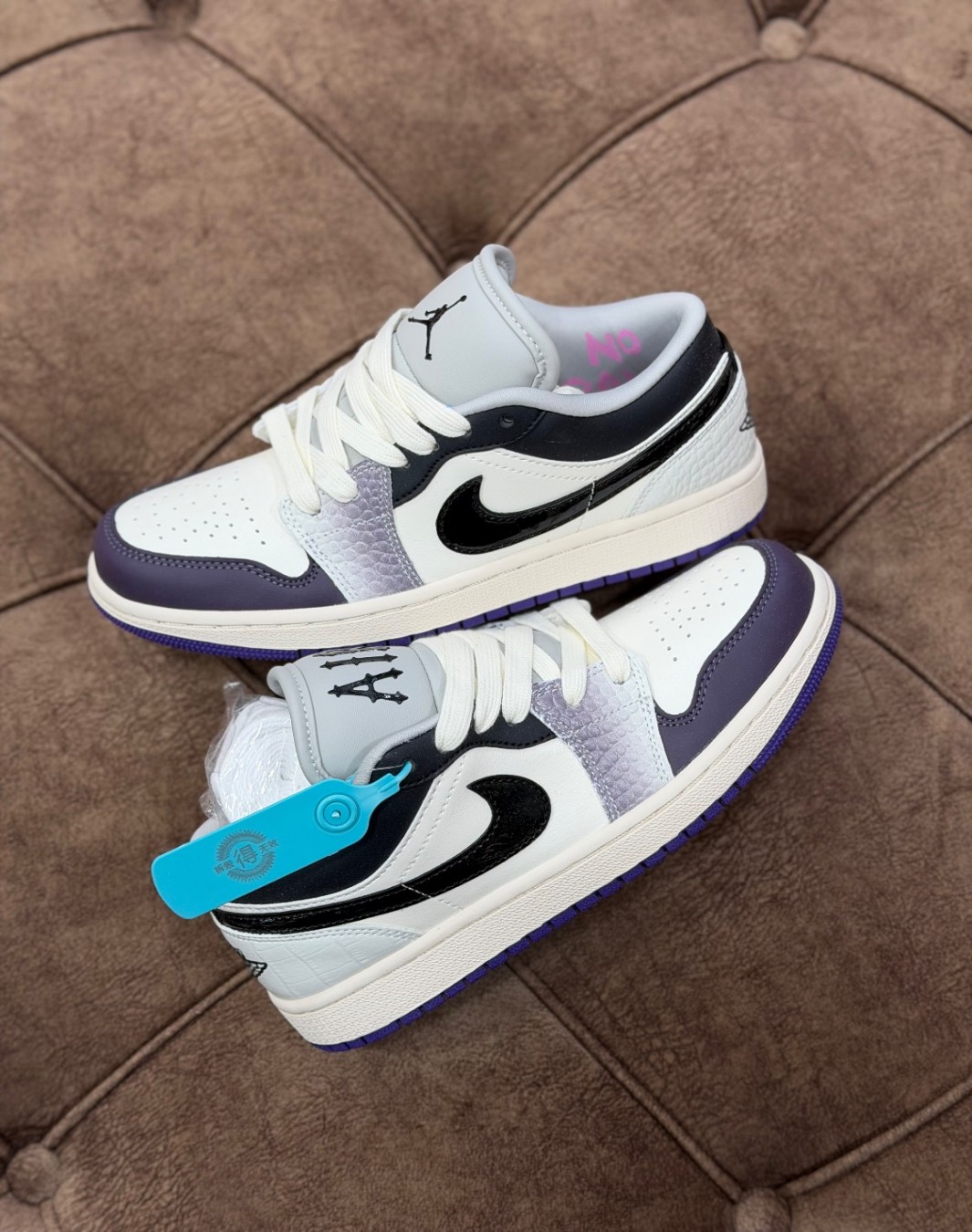 نایکی ایر جردن 1 بدون ساق پانک راک‌ || Nike Air Jordan 1 Low SE Punk Rock (کد ۹۱۱)