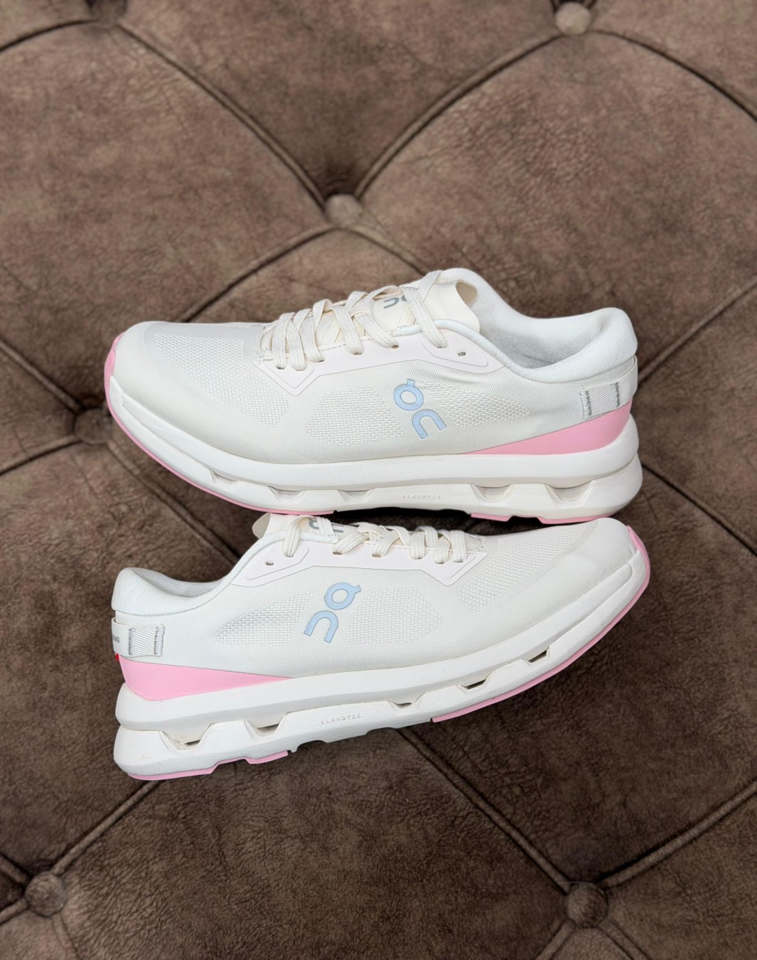 آن رانینگ کلودتک سفید صورتی || On Running CloudTec White Pink (کد ۹۲۲)
