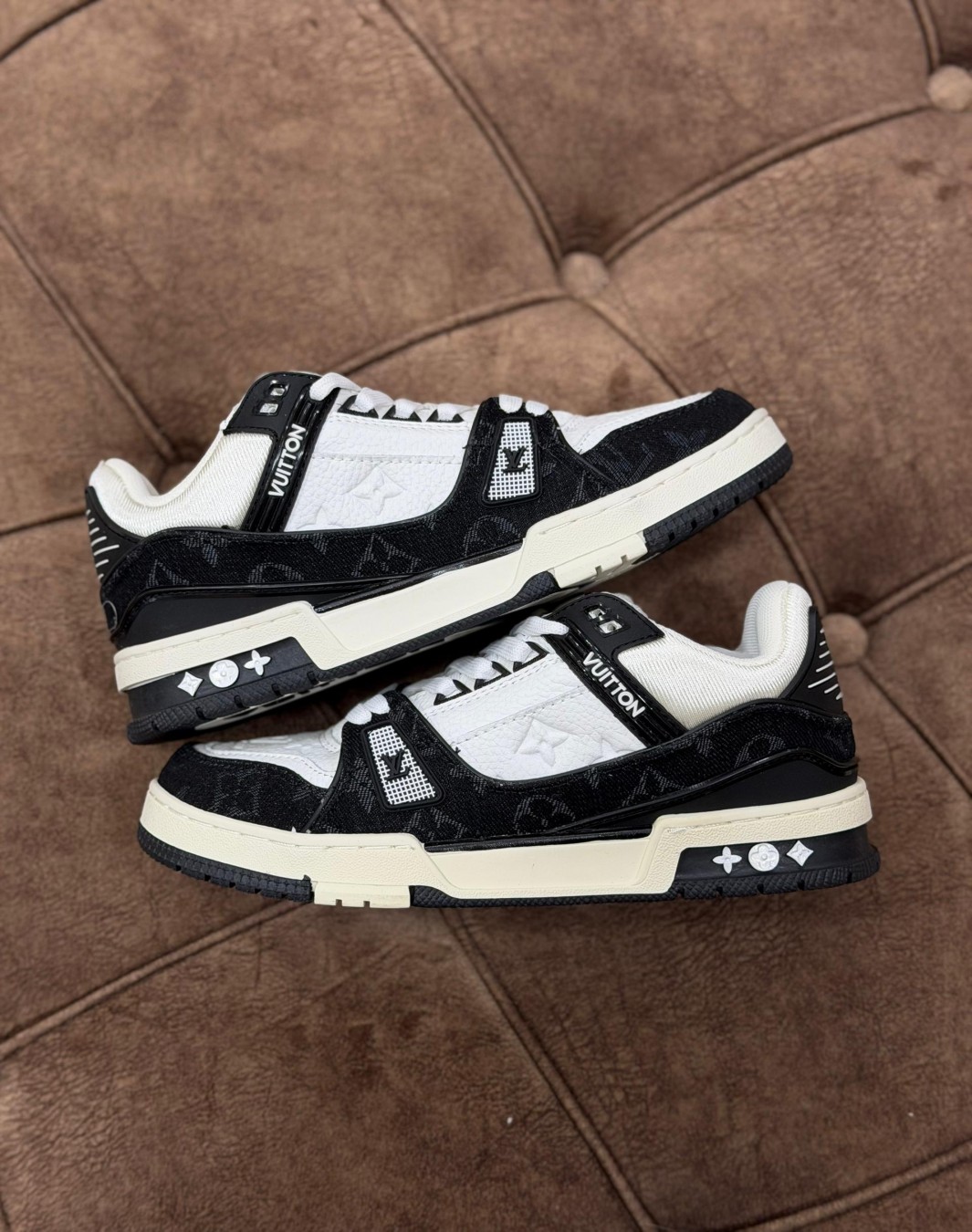 لویی ویتون ترینر مشکی سفید || Louis Vuitton Trainer Black White (کد ۹۲۵)