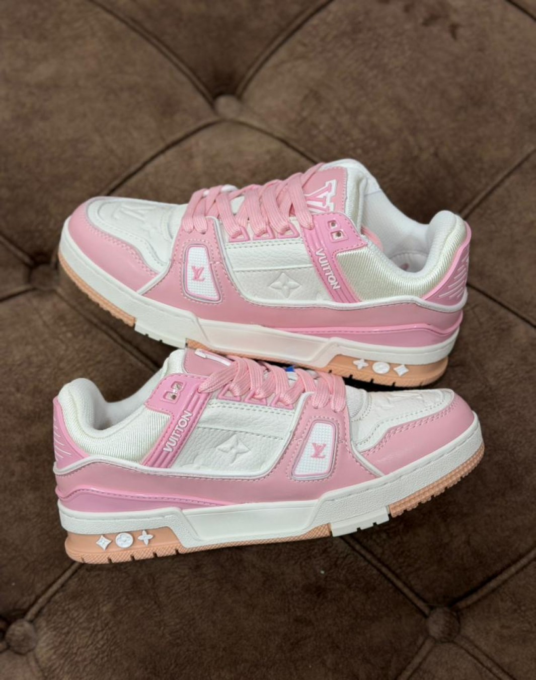 لویی ویتون ترینر صورتی سفید || Louis Vuitton Trainer Pink White (کد ۹۲۷)