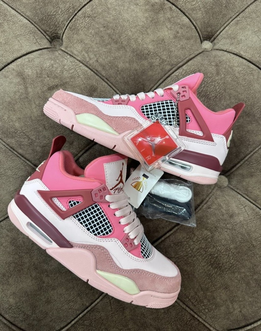 نایکی جردن رترو 4 صورتی || Nike Jordan Retro 4 Chansey (کد ۹۴۲)