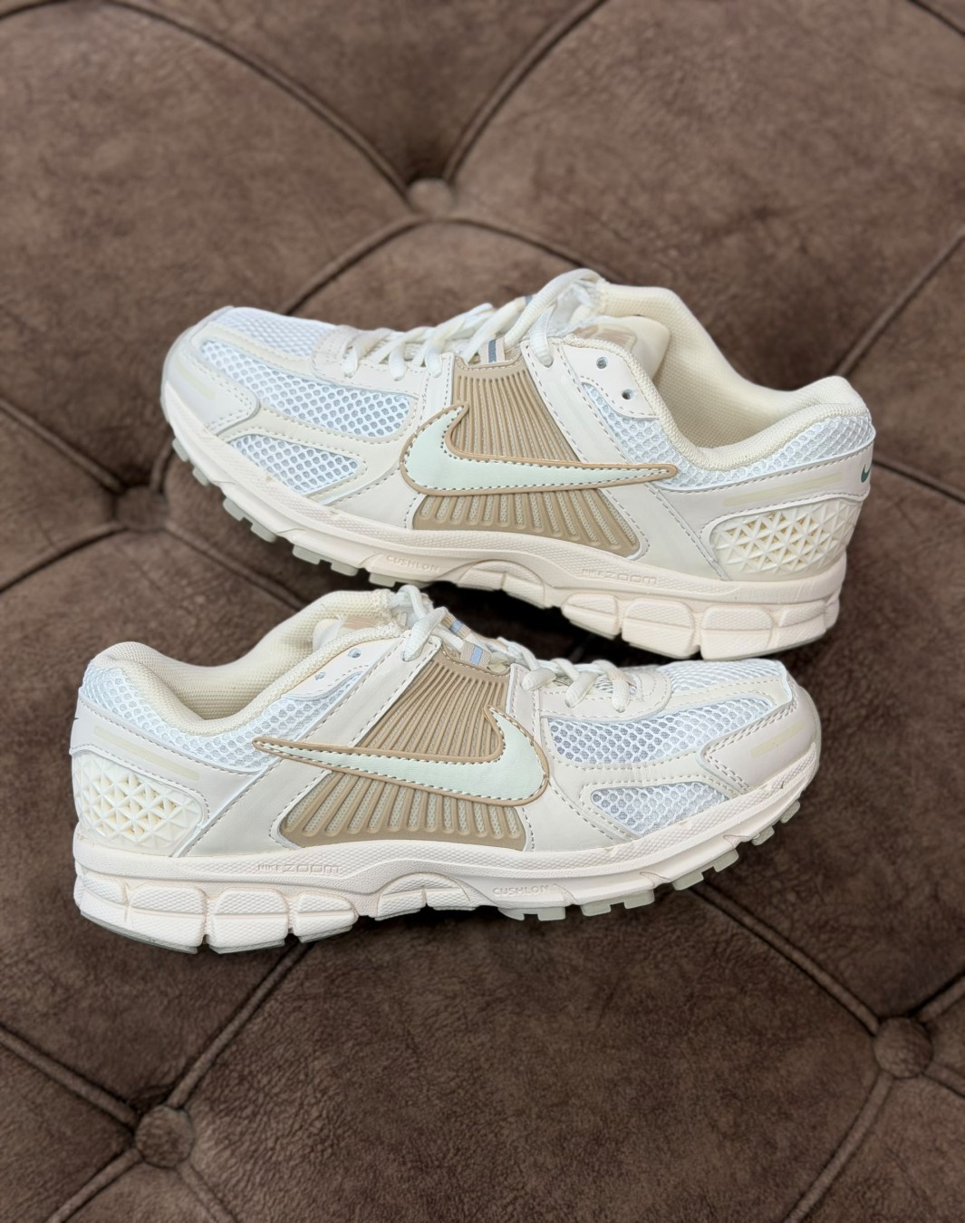 نایکی زوم وومرو ۵ کرم || Nike Zoom Vomero 5 Ivory Pale (کد ۹۴۸)