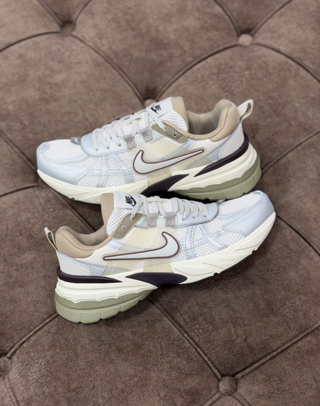 نایکی وی ۲ کی ران کرم قهوه ای || Nike V2K Run Light Orewood Brown (کد ۶۳۶)