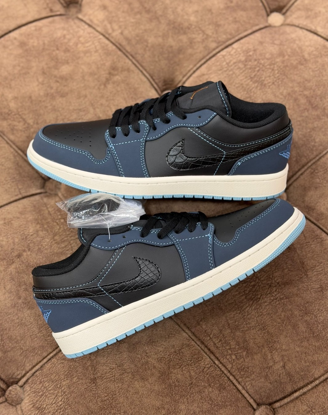 نایکی ایر جردن 1 بدون ساق سرمه ای مشکی پوست ماری || Nike Air Jordan 1 Low SE Navy Black Snakeskin (کد ۷۴۰)