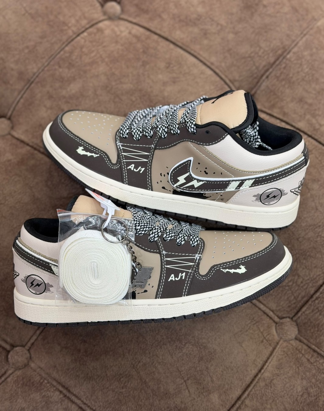 نایکی ایر جردن ۱ بدون ساق فرگمنت نسکافه ای قهوه ای || Nike Air Jordan 1 Low Fragment Brown (کد ۹۵۶)