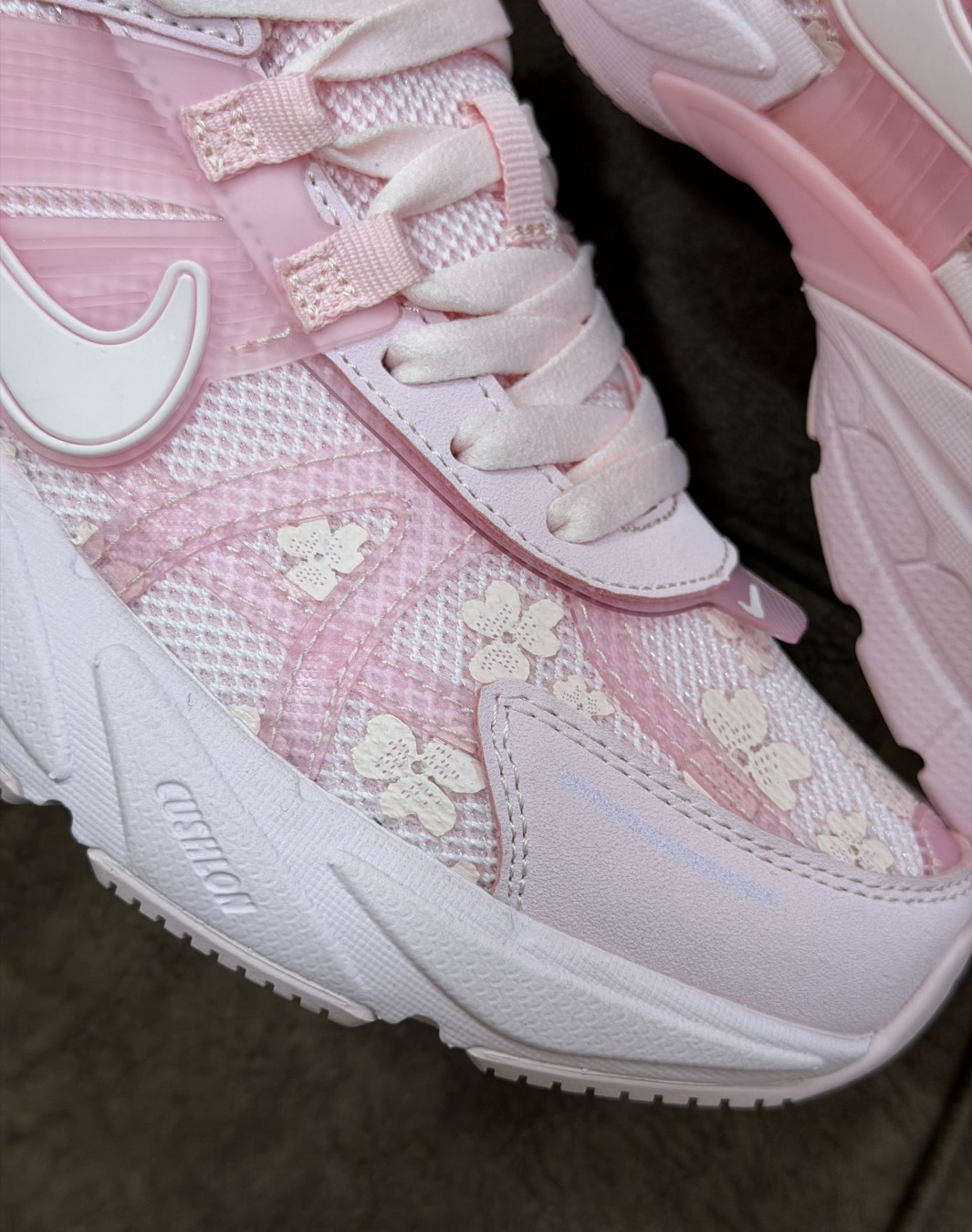 نایکی وی ۲ کی ران صورتی
