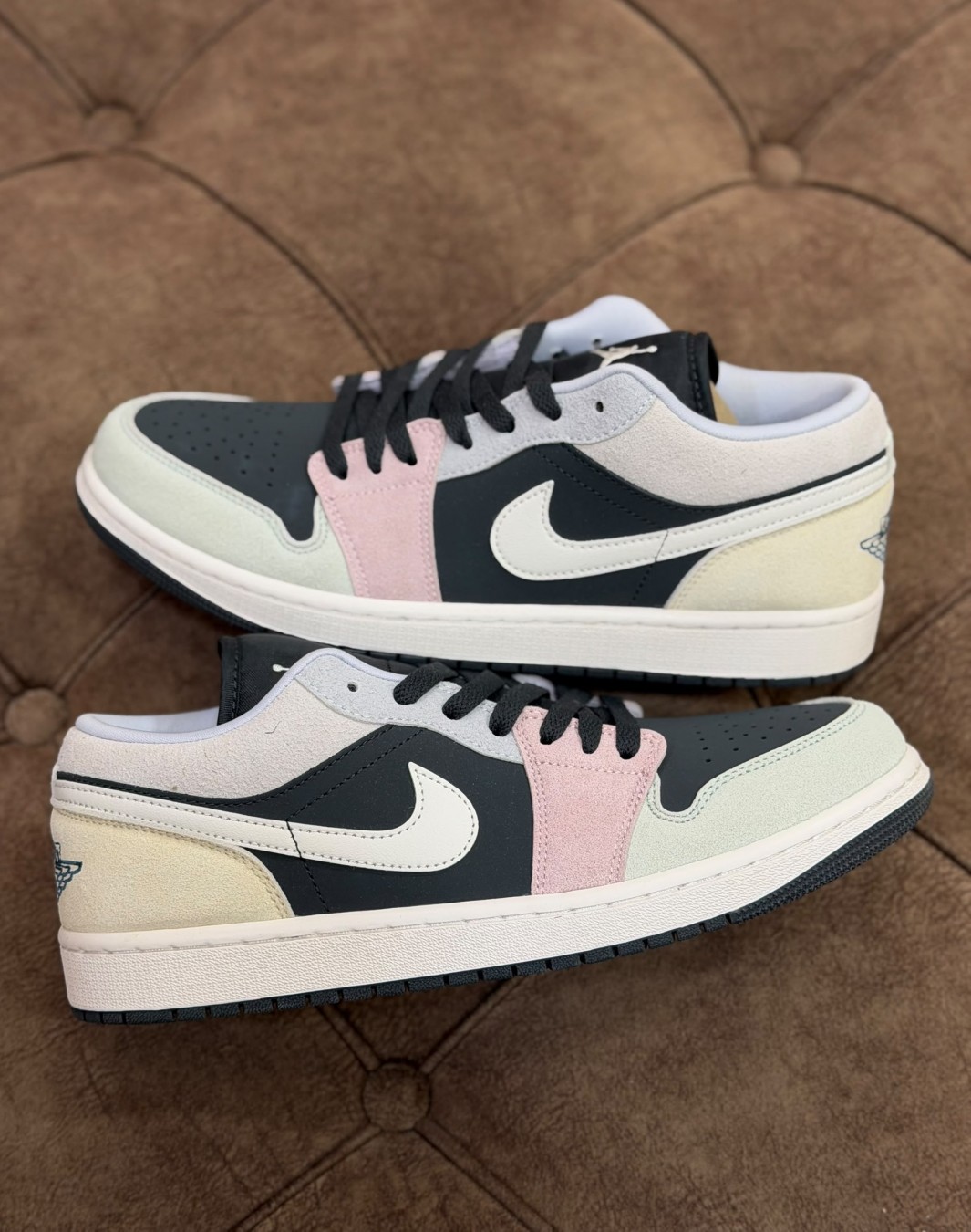 نایکی ایر جردن ۱ بدون ساق ‌بلک پاستل || Nike Air Jordan 1 Low Black Pastels (کد ۹۸۹)