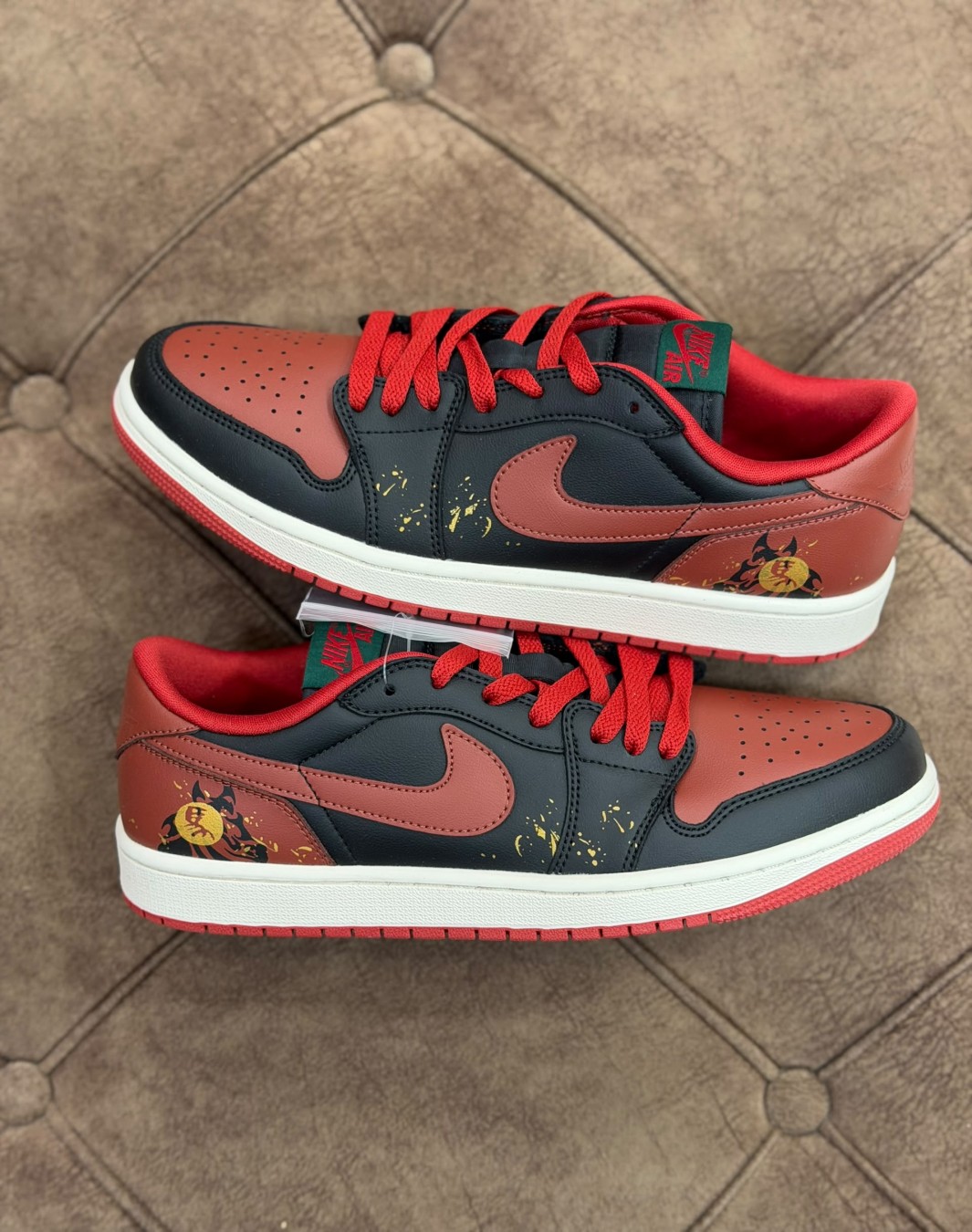 نایکی ایر جردن ۱ بدون ساق ‌مشکی قرمز || Nike Air Jordan 1 Low Bred Year Of The Dragon (کد ۹۹۳)
