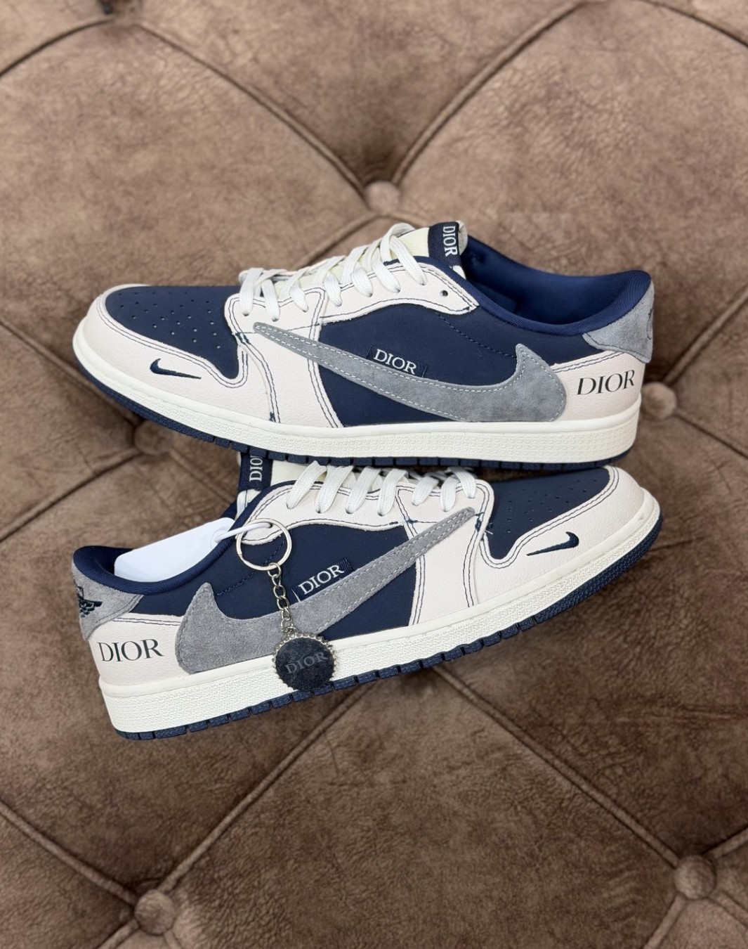 نایکی جردن ۱ ترویس اسکات دیور سرمه ای || Nike Jordan 1 Travis Scott Dior (کد ۹۹۴)