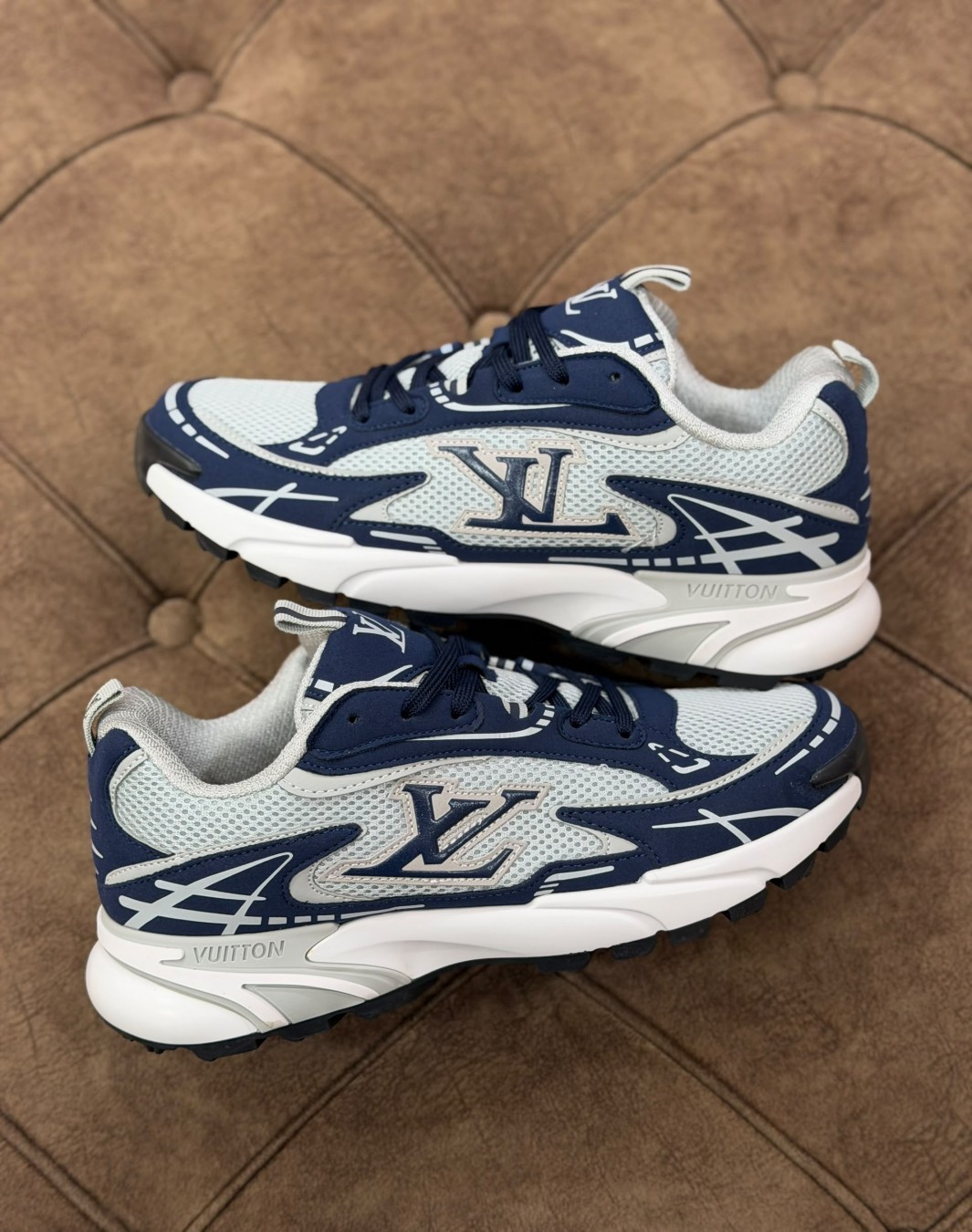 لویی ویتون رانر سرمه ای طوسی || Louis Vuitton Runner Navy Gray (کد ۱۰۰۴)