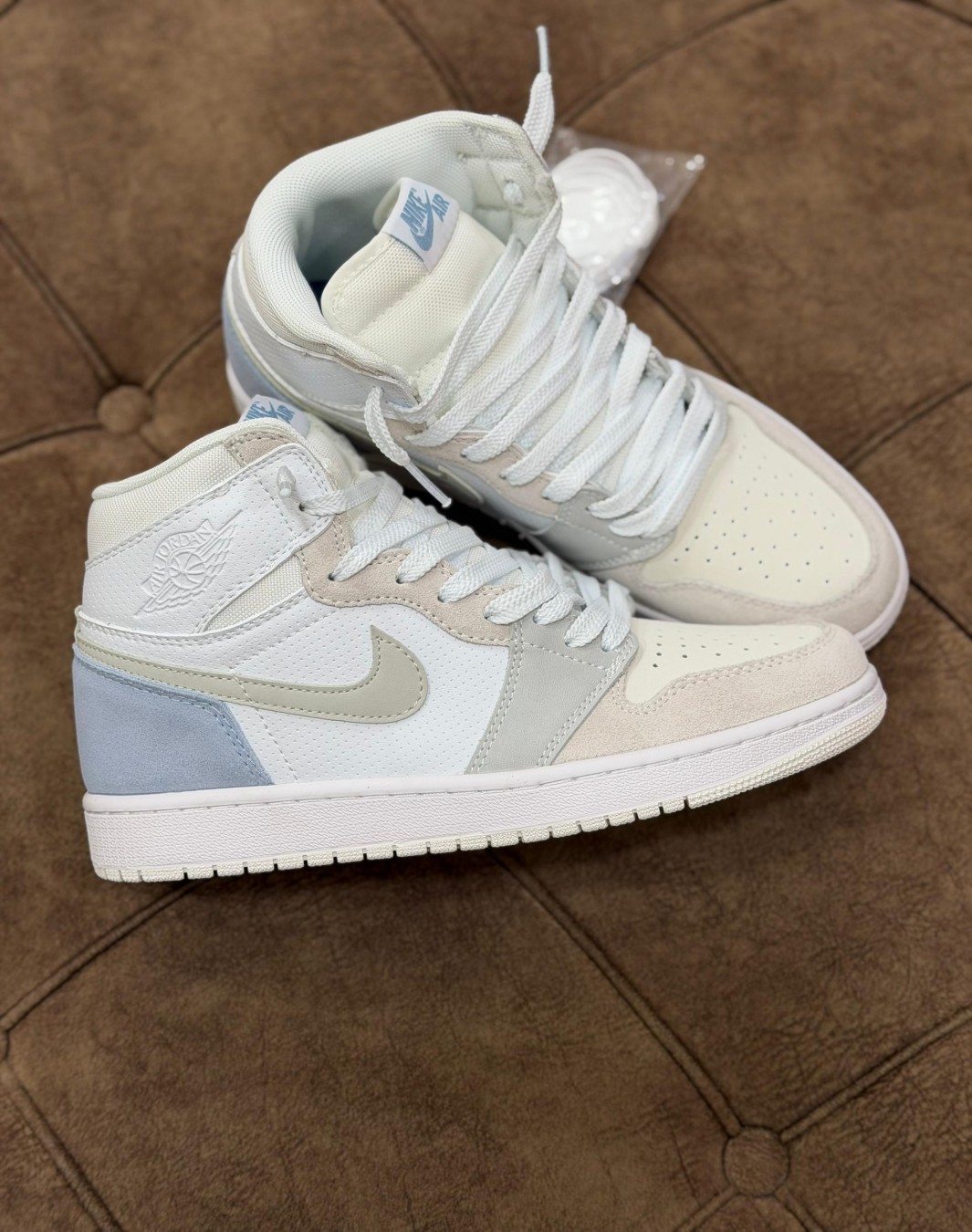 Nike Air Jordan 1 Mid Paris