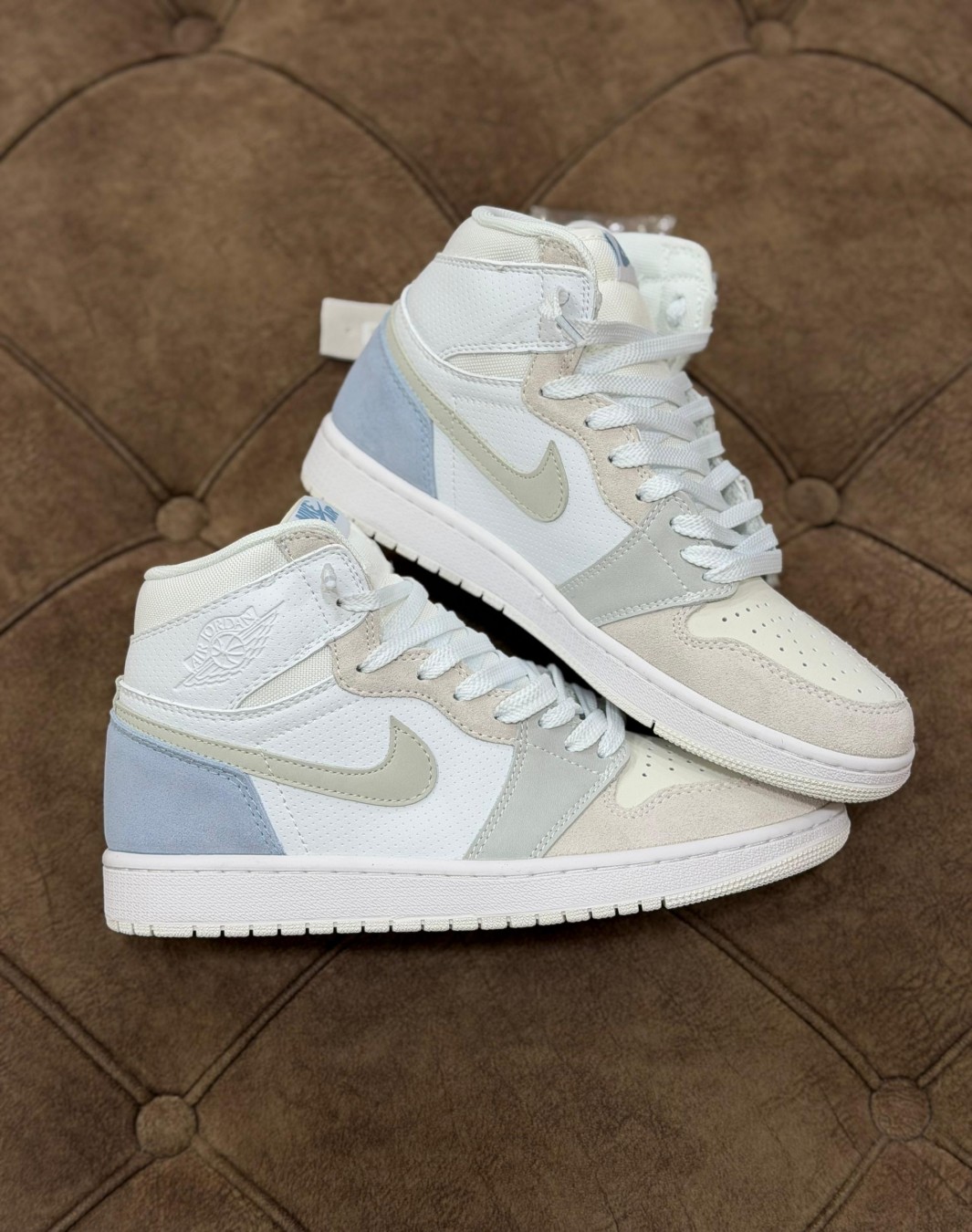 Nike Air Jordan 1 Mid Paris