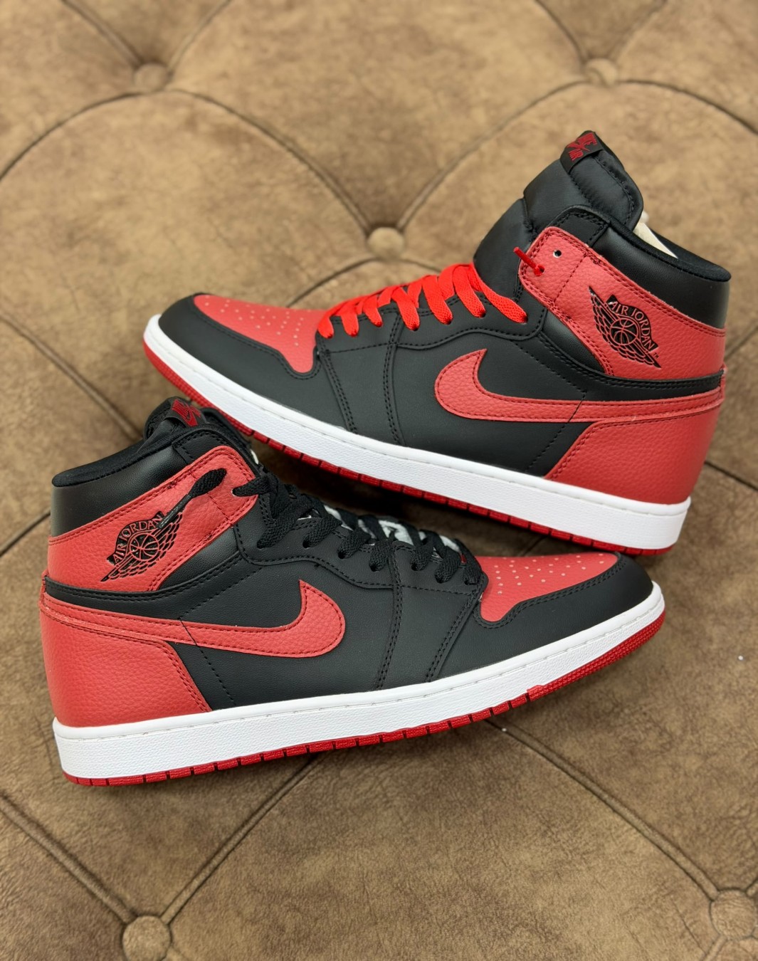 نایکی ایر جردن ۱ ساقدار قرمز مشکی || Nike Air Jordan 1 High OG Bred Banned (کد ۸۲۱)