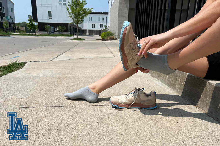 10 ویژگی مهم کفش و کتونی مناسب افرادی که کف پا صاف دارند 3